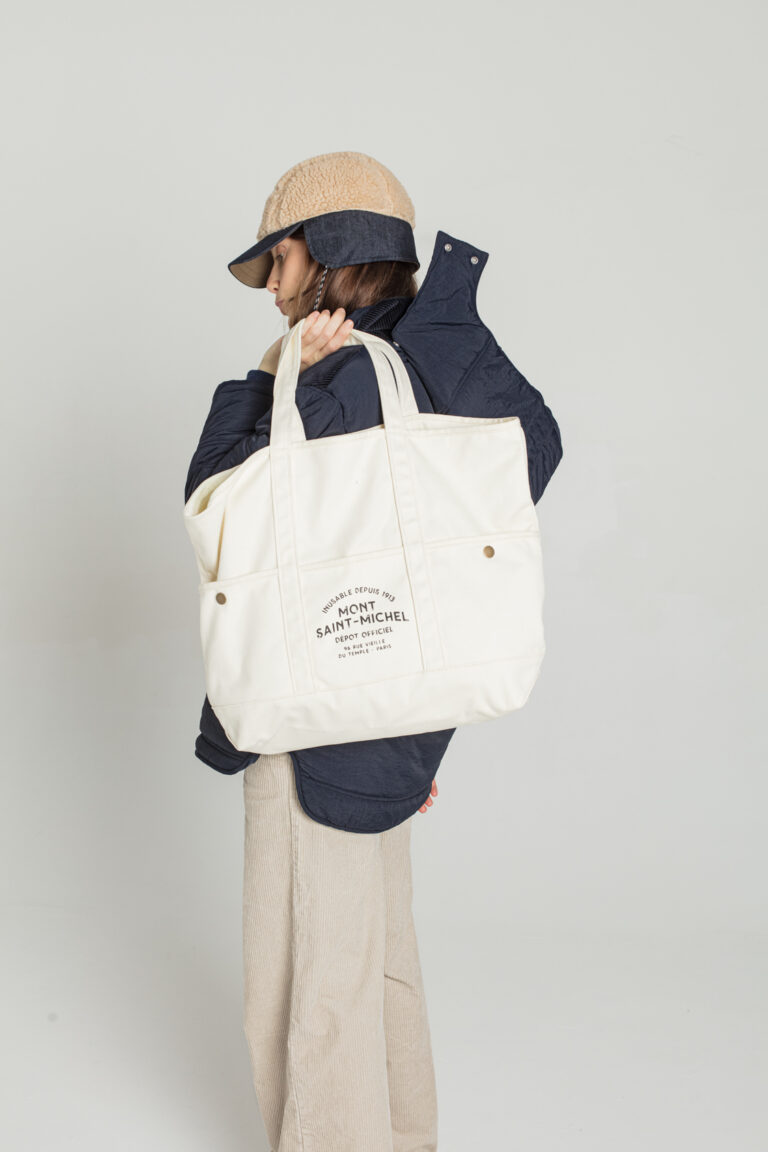 Amila - Printed Tote
