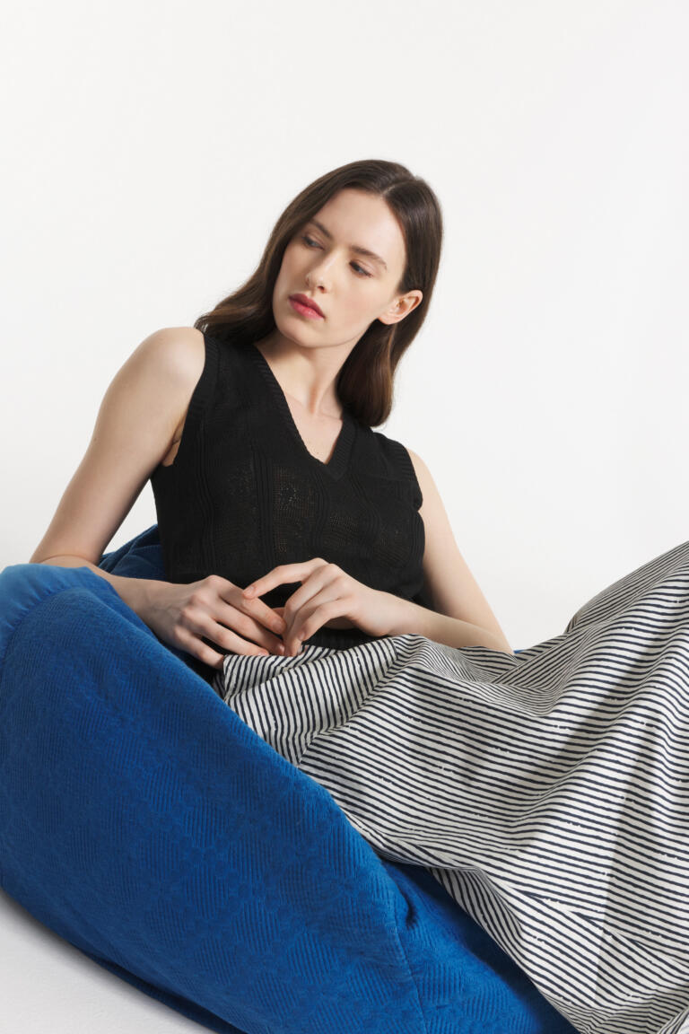 SABILA - PULL SANS MANCHES - NOIR